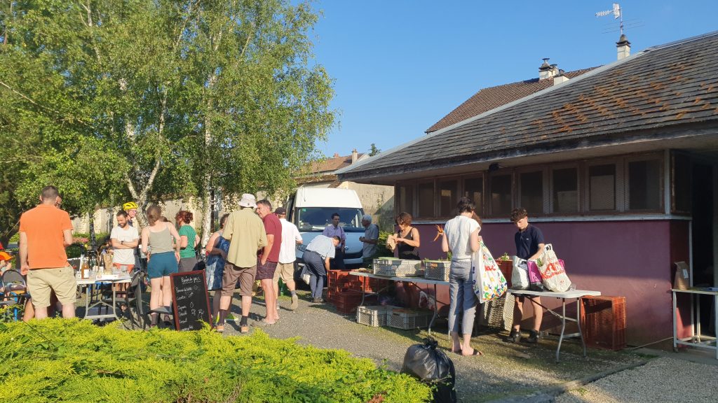 Distribution à l'extérieur